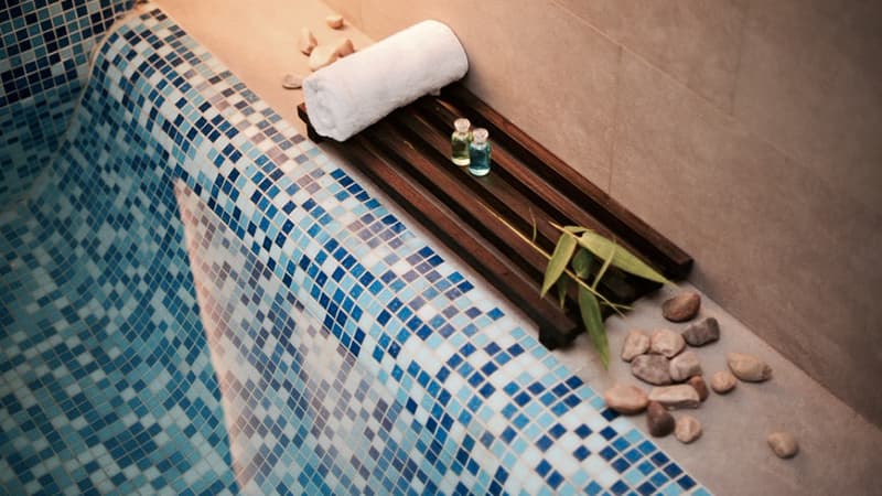 Volcanic Stone Soaking Suite